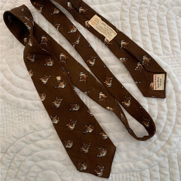 Vintage Brown Wool Animal Print Made in England Tie - Picture 9 of 14